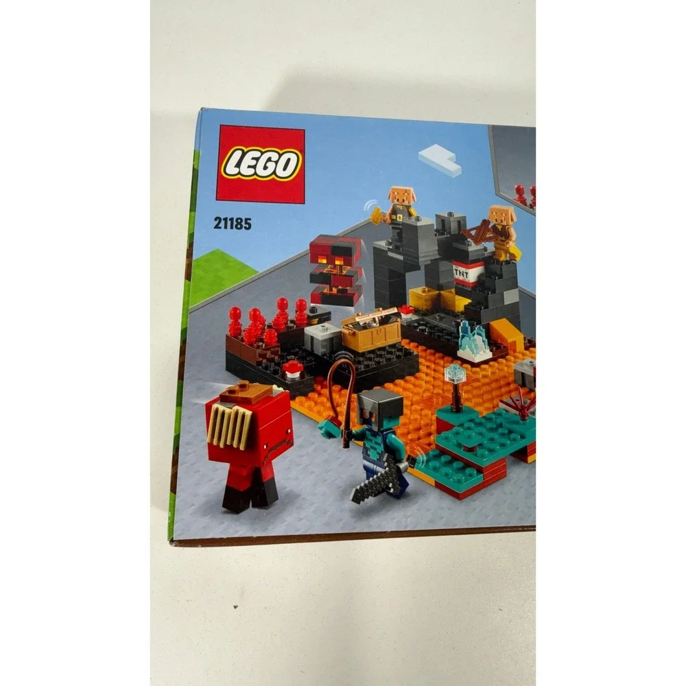 LEGO Minecraft The Nether Bastion 21185 Building Toy Set 300 Pieces New Sealed